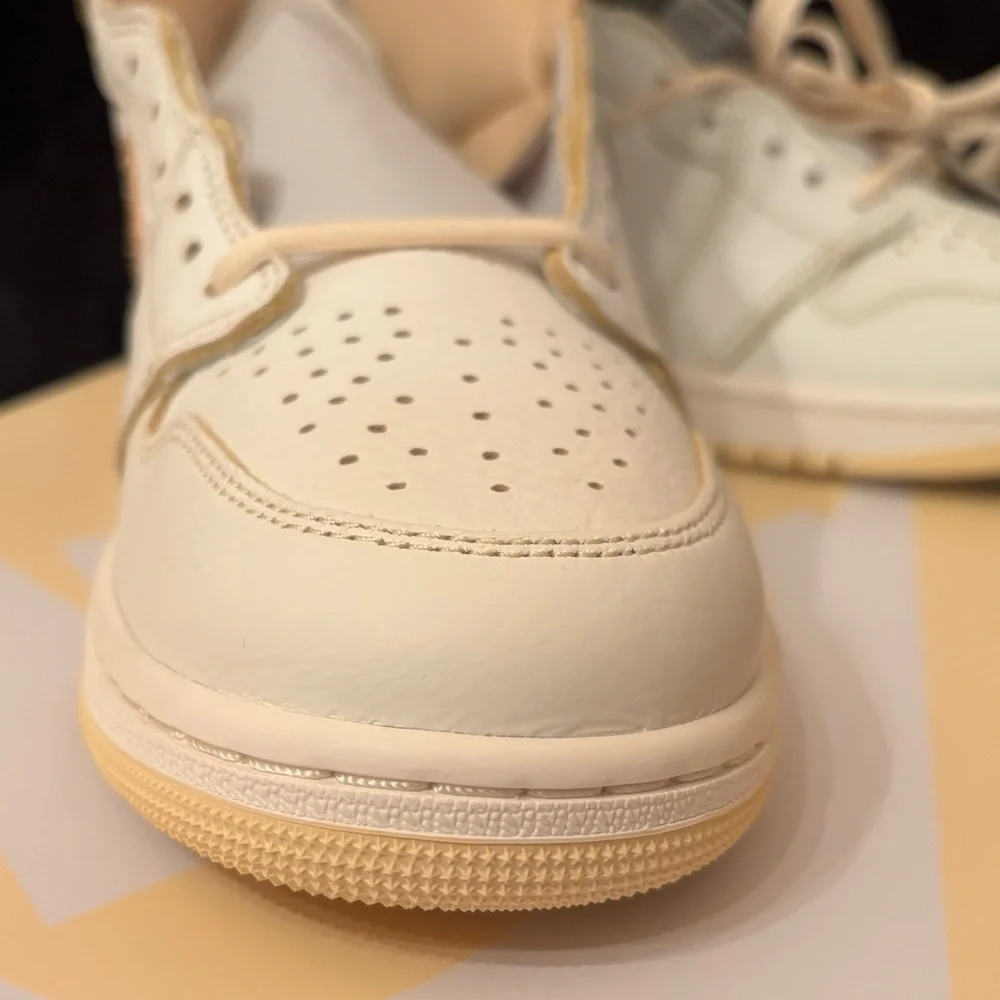 Air Jordan 1 Retro High OG Craft Sail/Pale Vanilla-Black. Men’s Size 11    NIB - Picture 14 of 14